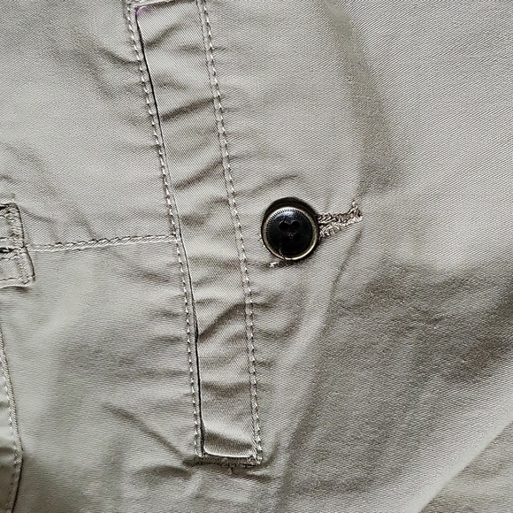 Cato khaki shorts with double button waist and 4.5" inseam - Picture 6 of 11